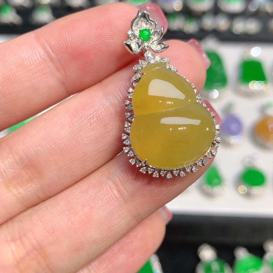 翡翠18K金镶嵌颈饰