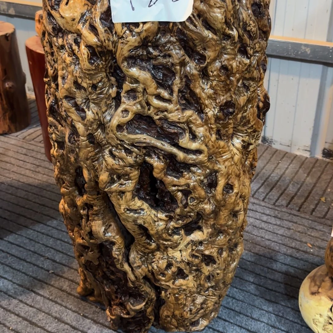 僧***人龙纹鸡心枣木手工艺品