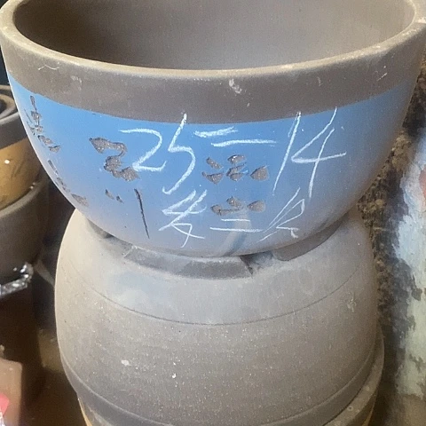 紫砂中国宜兴紫砂花盆，