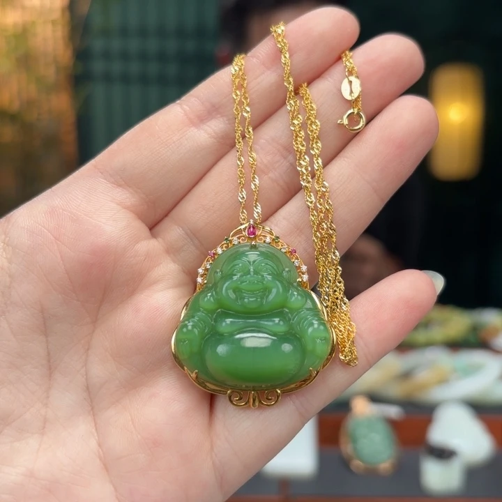 和田玉吊坠18K金镶嵌