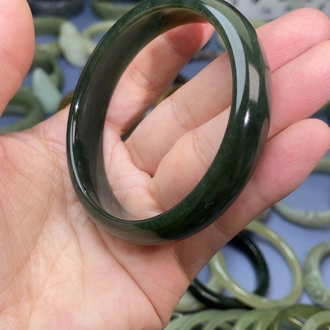 未镶嵌手镯和田玉64.8mm