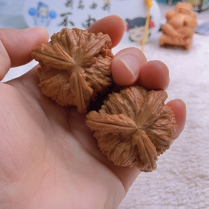 把件文玩核桃阿*?三棱