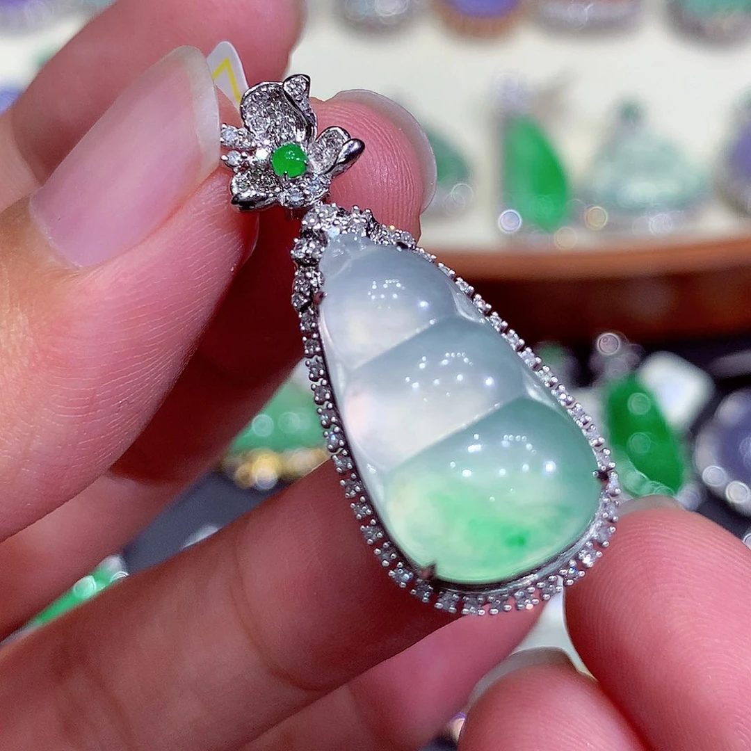 翡翠18K金镶嵌吊坠(不含链)