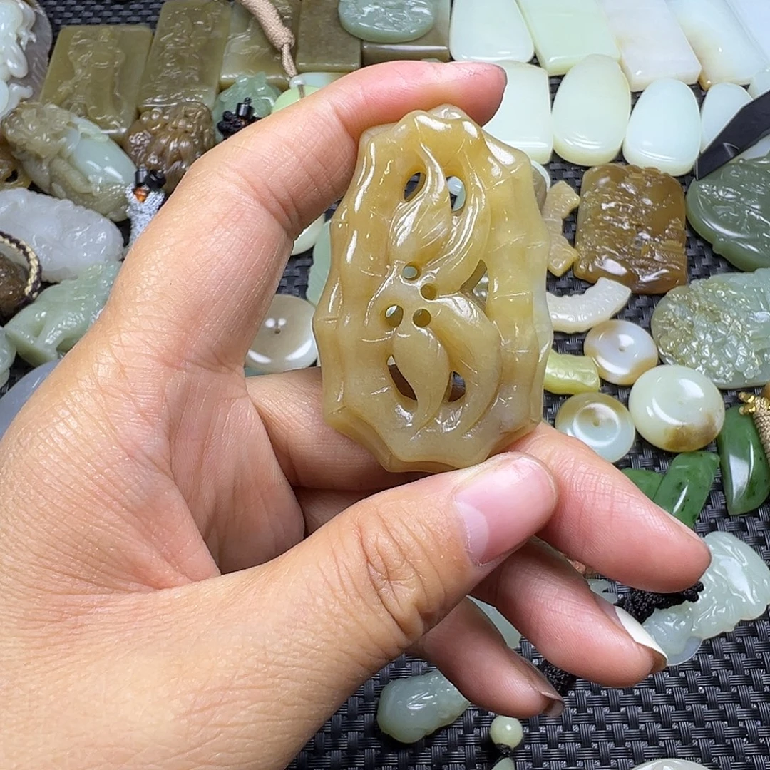 和田玉未镶嵌吊坠(不含链)卡54
