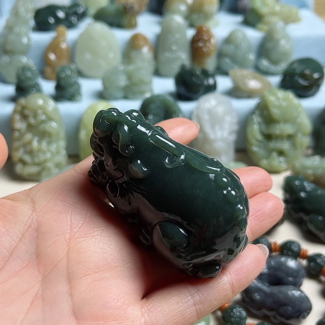 用***叔和田玉未镶嵌把件