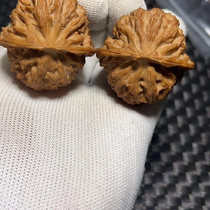 文玩核桃吊坠苹果园