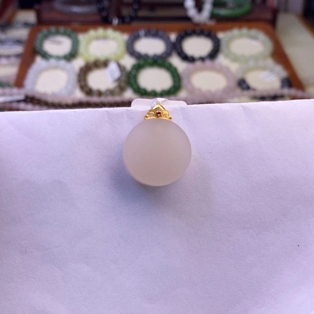 颈饰未镶嵌和田玉浓藕粉老矿料金镶圆牌