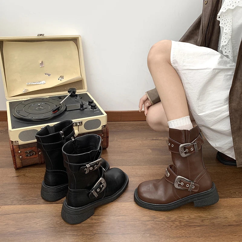 2025年夏季新款圆头复古粗跟短筒皮带扣马丁靴子休闲百搭显瘦女鞋