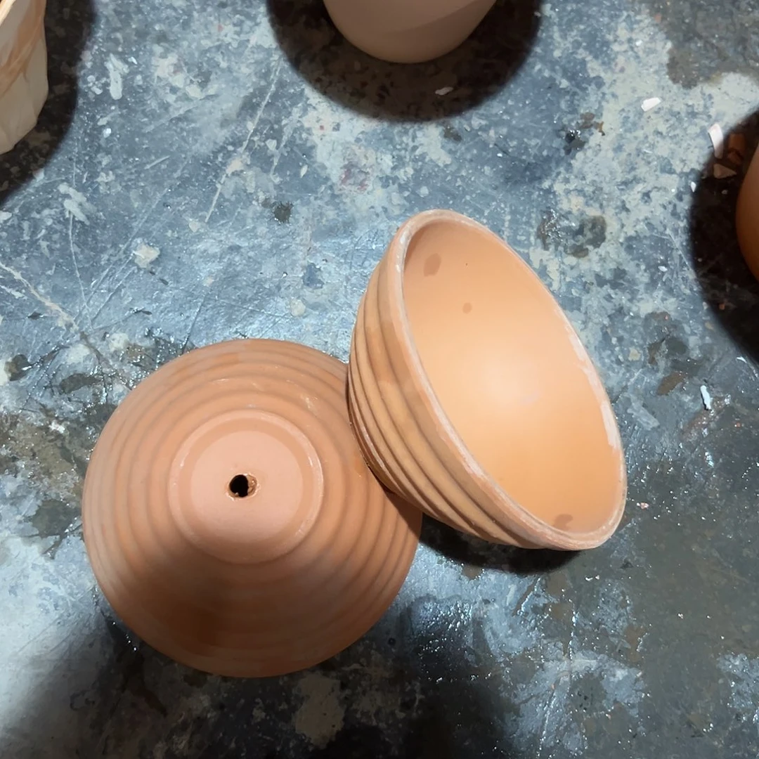 螺纹盆15口6高2个瑕疵