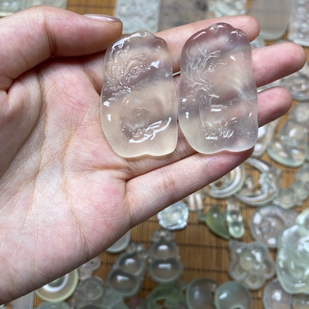 蛇纹石玉未镶嵌颈饰拿****y