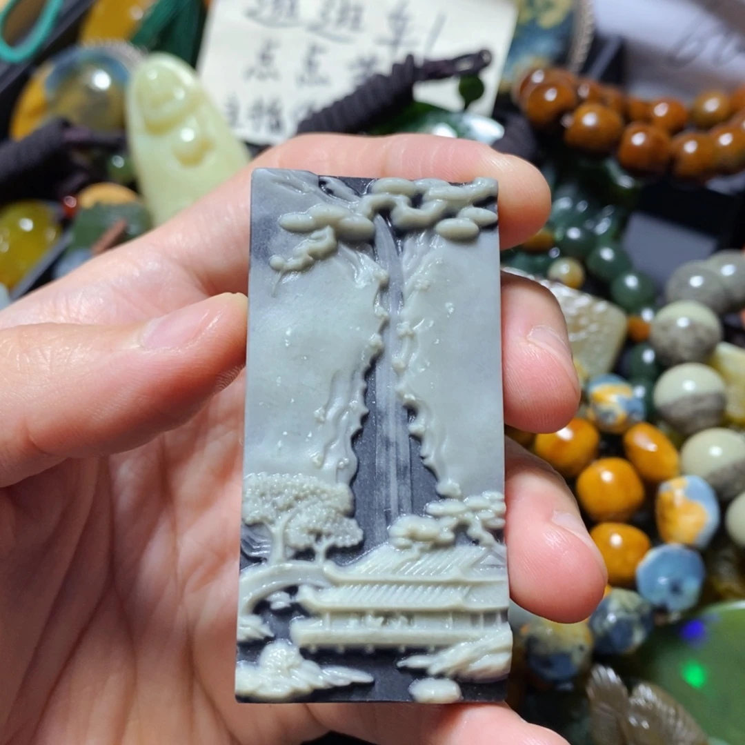 蛇纹石玉未镶嵌颈饰