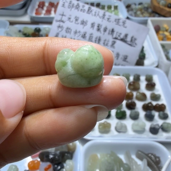 和田玉未镶嵌珠宝奇石