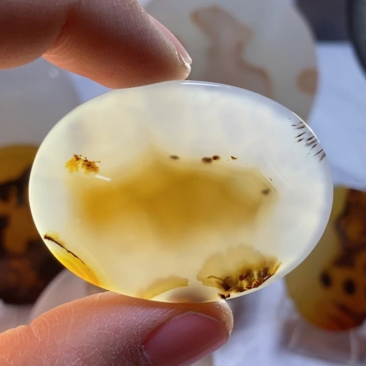 玛瑙/玉髓颈饰未镶嵌绾**兮