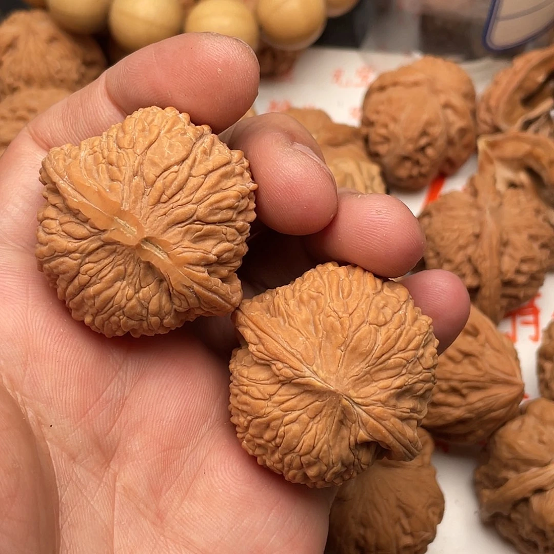 文玩核桃吊坠鬼**疤绣球