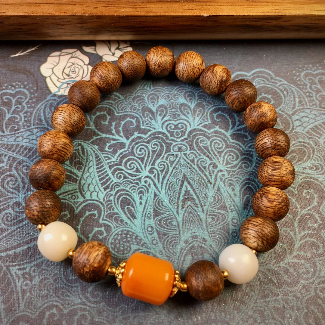 S海南莺歌绿奇楠沉香8mm+手串-和田玉老型蜜蜡圆珠-多样性发一件