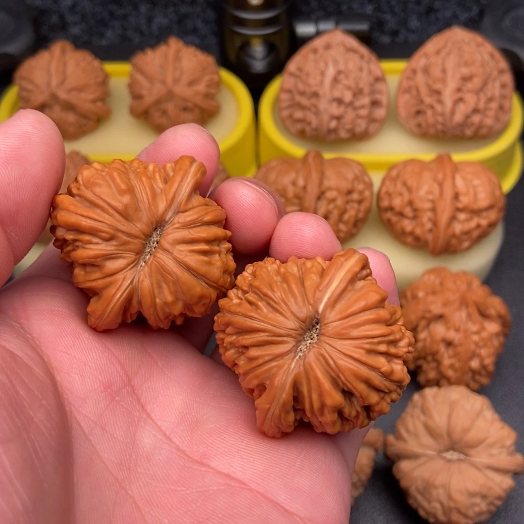 文玩核桃把件汉高楼38