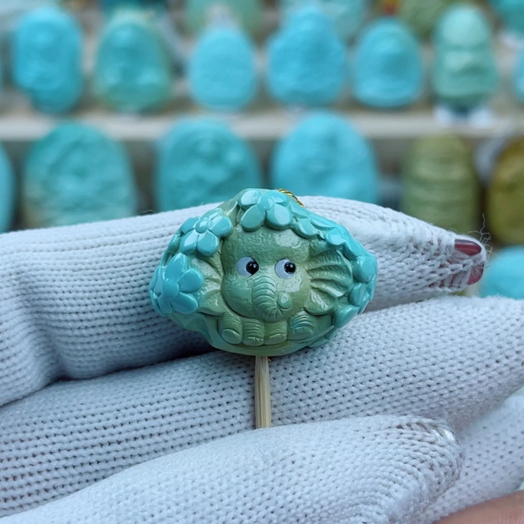 绿松石未镶嵌珠宝奇石