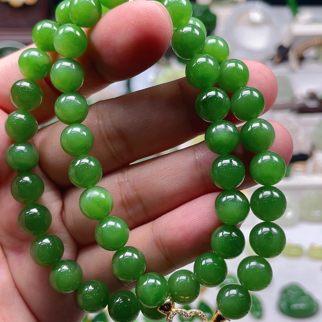 颈饰未镶嵌和田玉（碧玉）