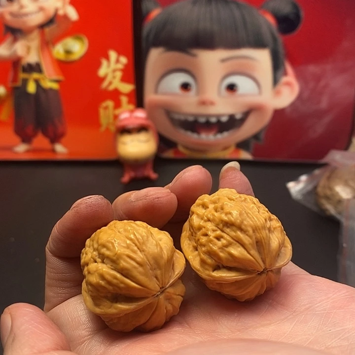 文玩核桃吊坠我在外面吃饭