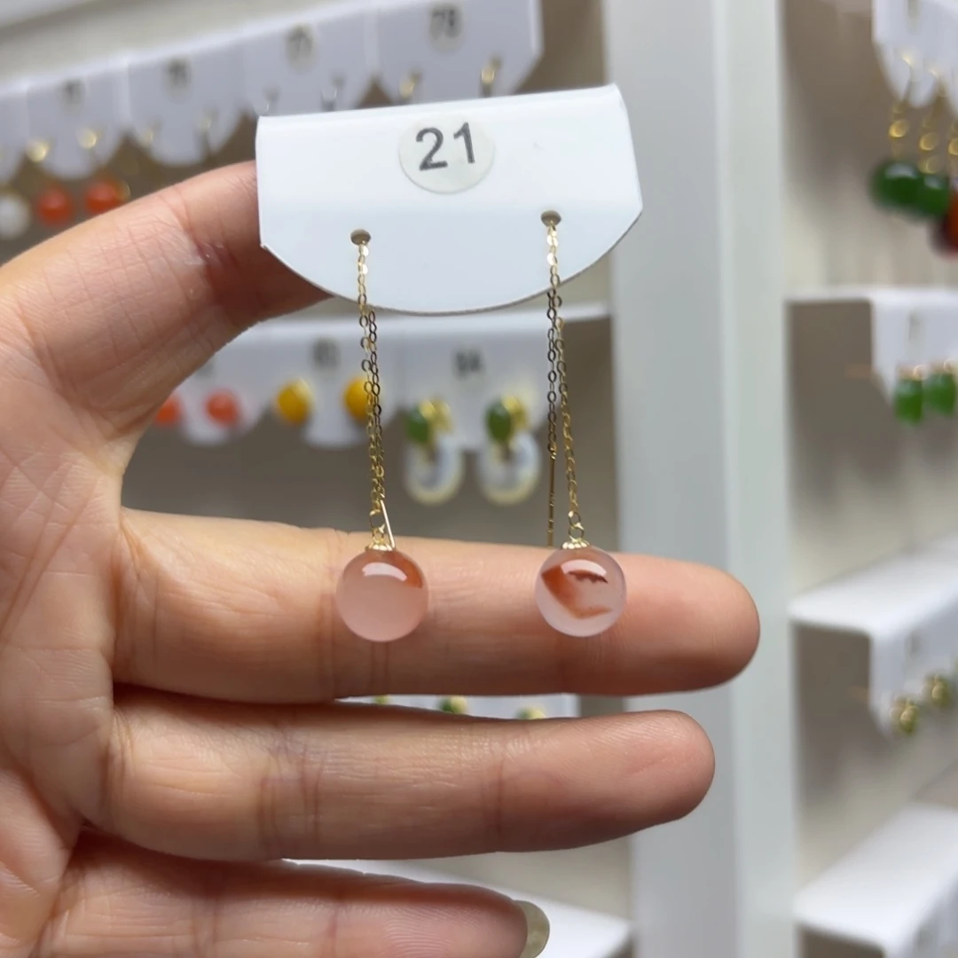 18K金镶嵌南红玛瑙耳饰