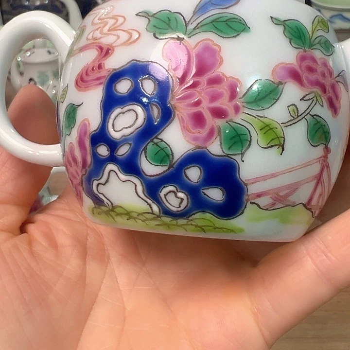 焰***兄景德镇陶瓷学院院长等荣誉称号的艺术家及