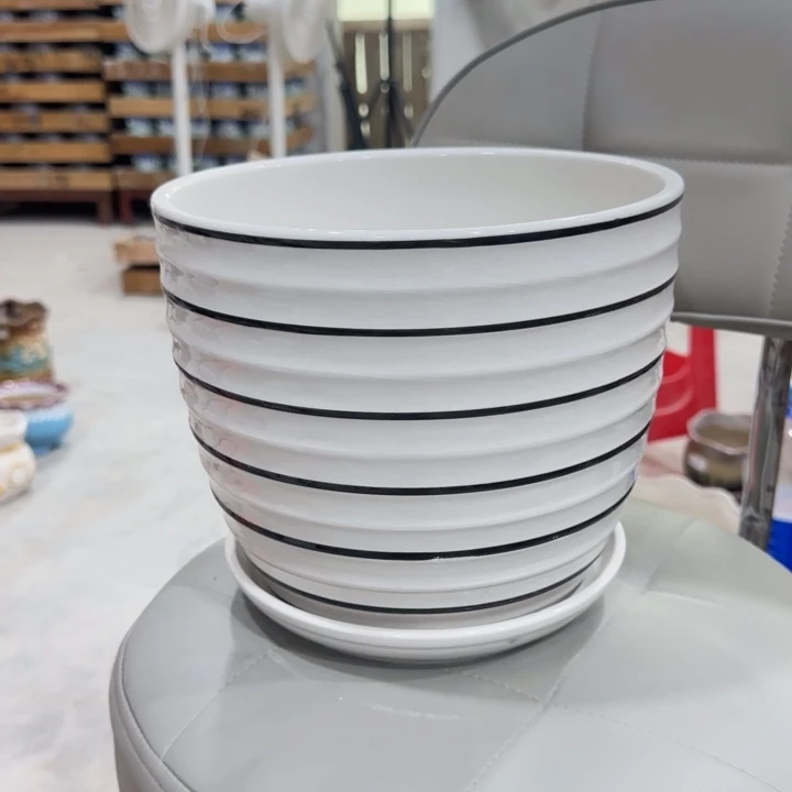 凑9块包邮，有孔，多肉绿植花盆