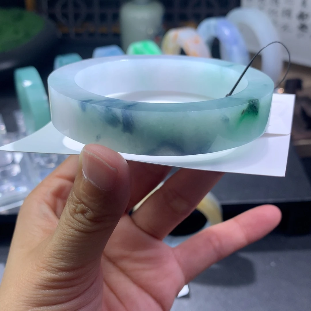 未镶嵌手镯定制翡翠