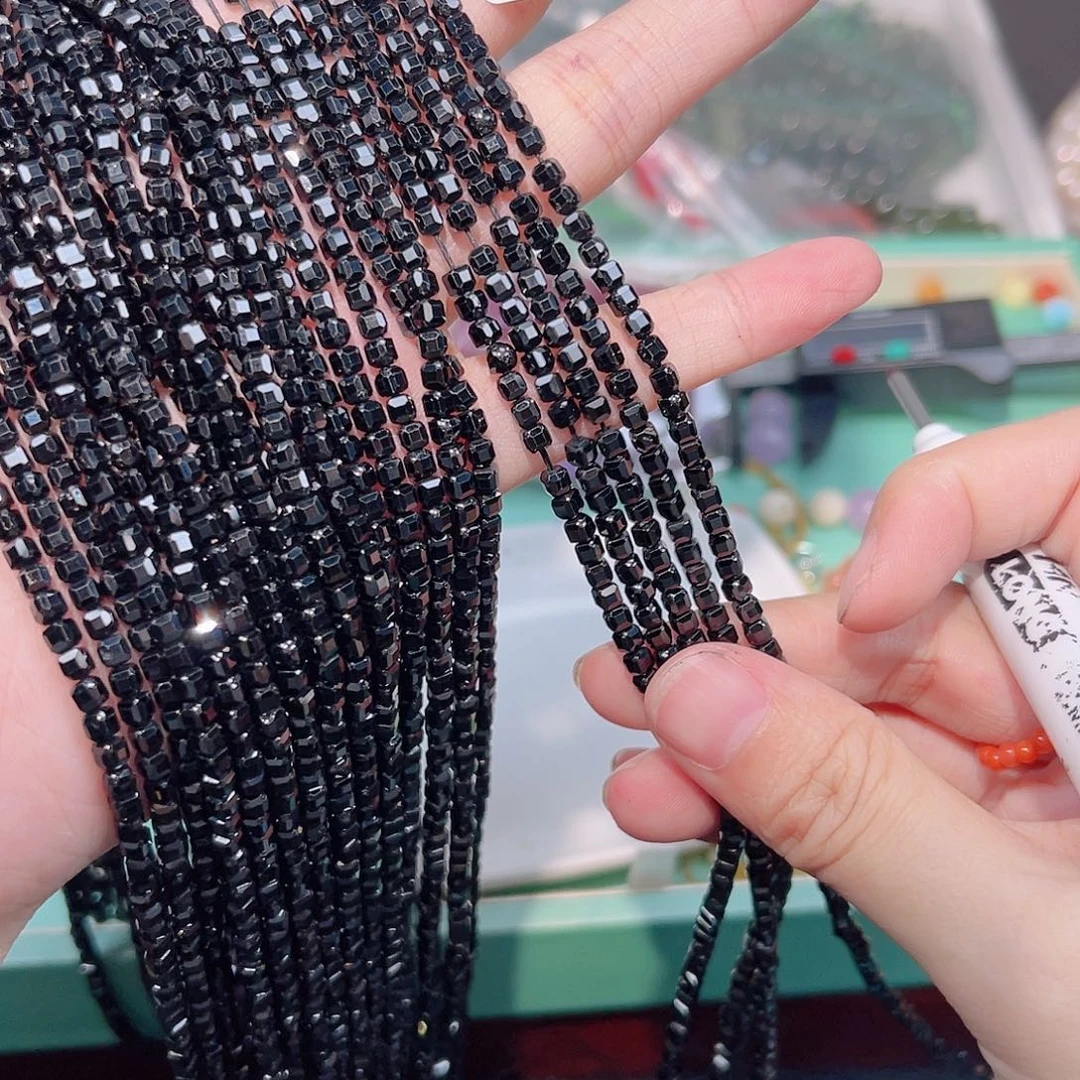 未镶嵌珠宝半成品水晶264 。