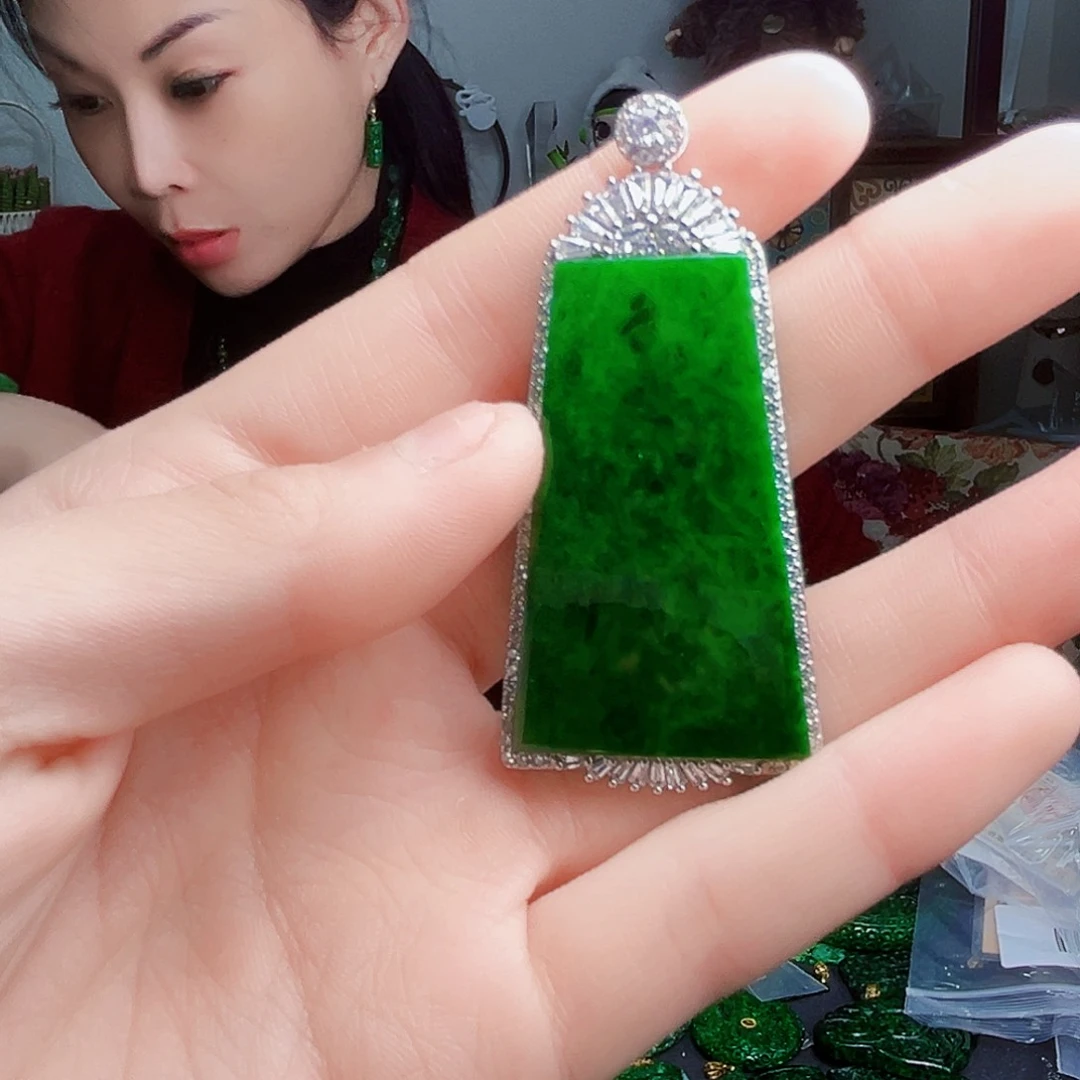 颈饰银S925镶嵌翡翠多样性