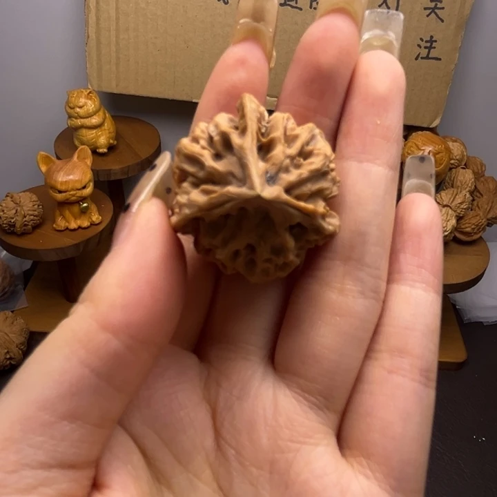 一***叁桃核吊坠三棱单只异型有瑕有黄