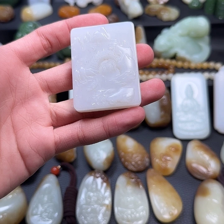 和田玉未镶嵌颈饰