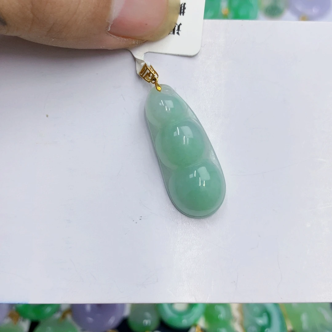 翡翠18K金镶嵌颈饰翡翠