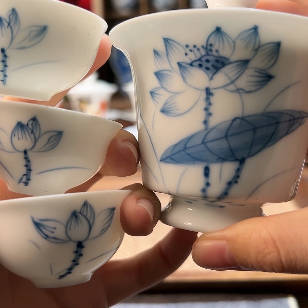 【闪购商品】手绘盖碗。               