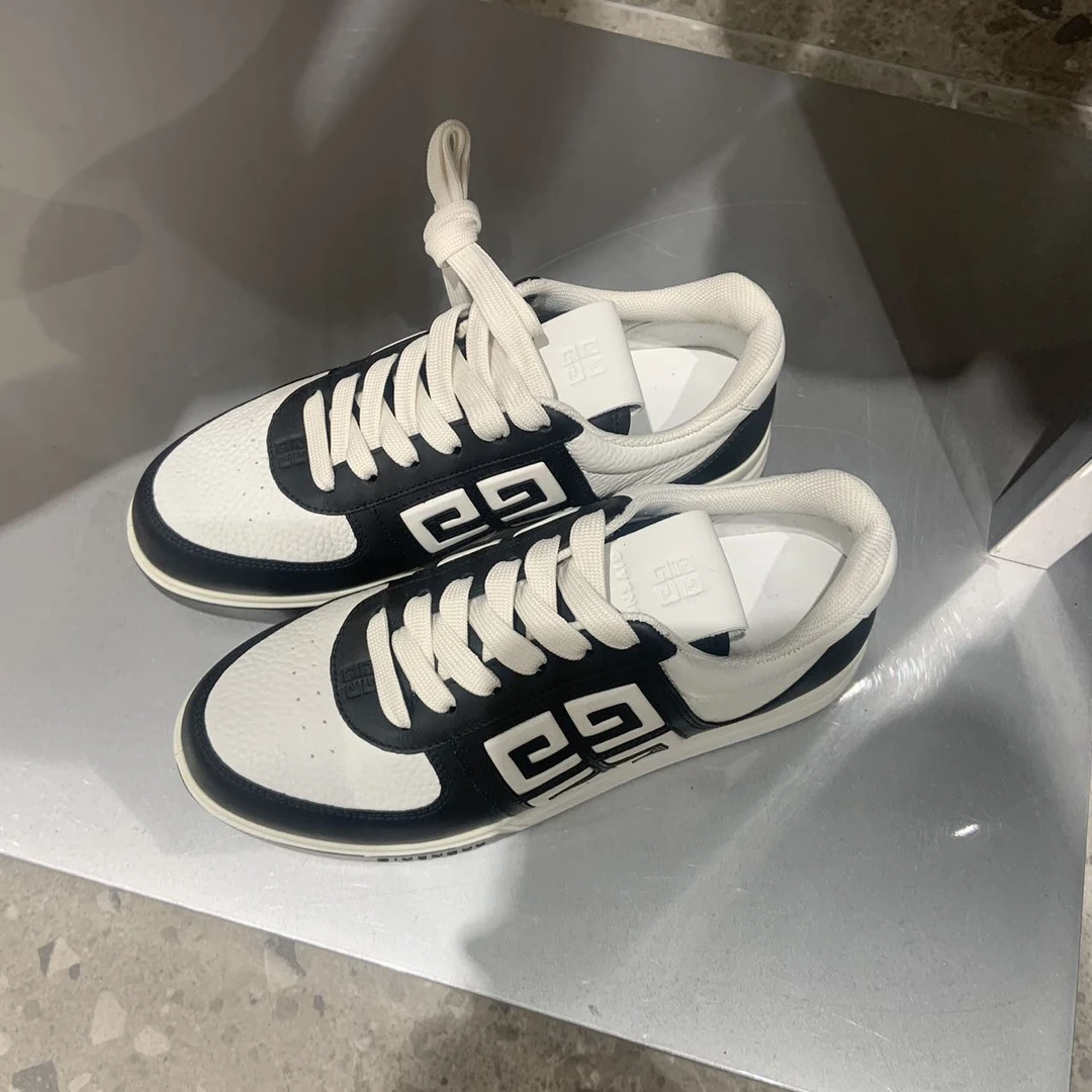 全新未使用 Givenchy/纪梵希 女鞋板鞋