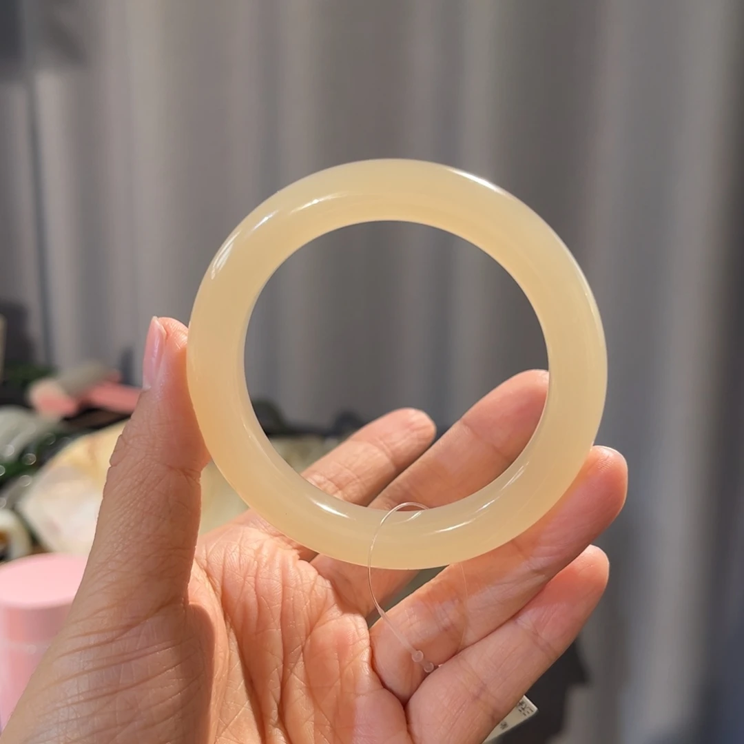 和田玉未镶嵌手镯  「荧光冰粉」