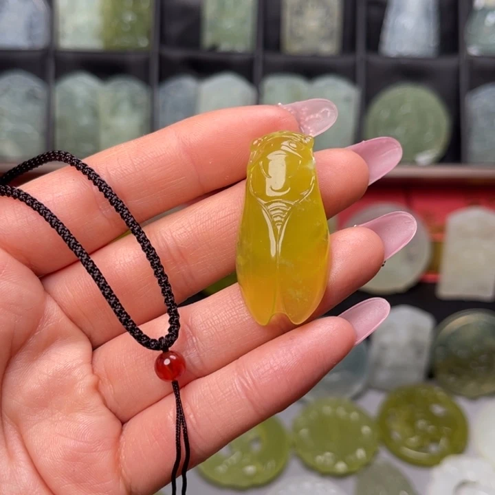 岫玉未镶嵌吊坠(赠链)