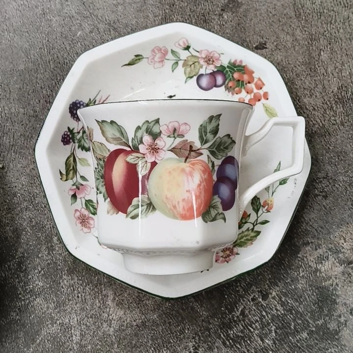 陶瓷盘子碗啥都有