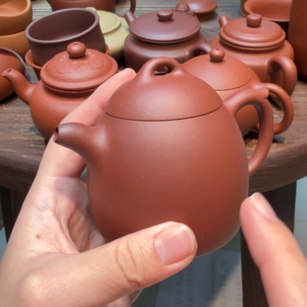 茶杯紫砂微瑕的壶