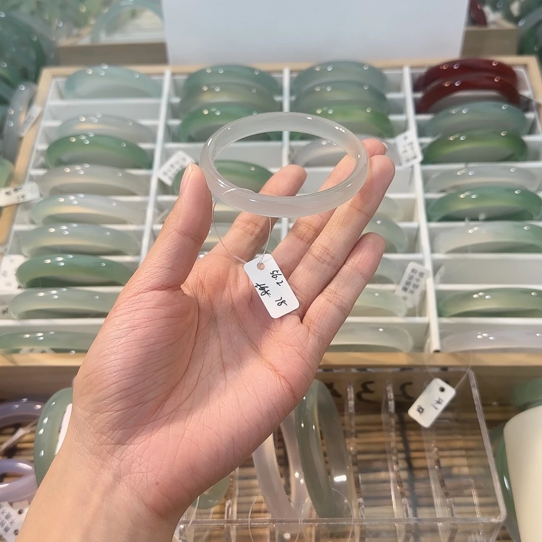 玛瑙/玉髓未镶嵌手镯圈口56.2