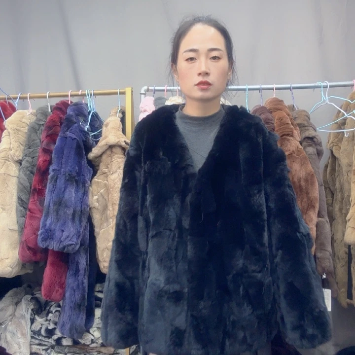 我****瘦黑色短款v领中码l