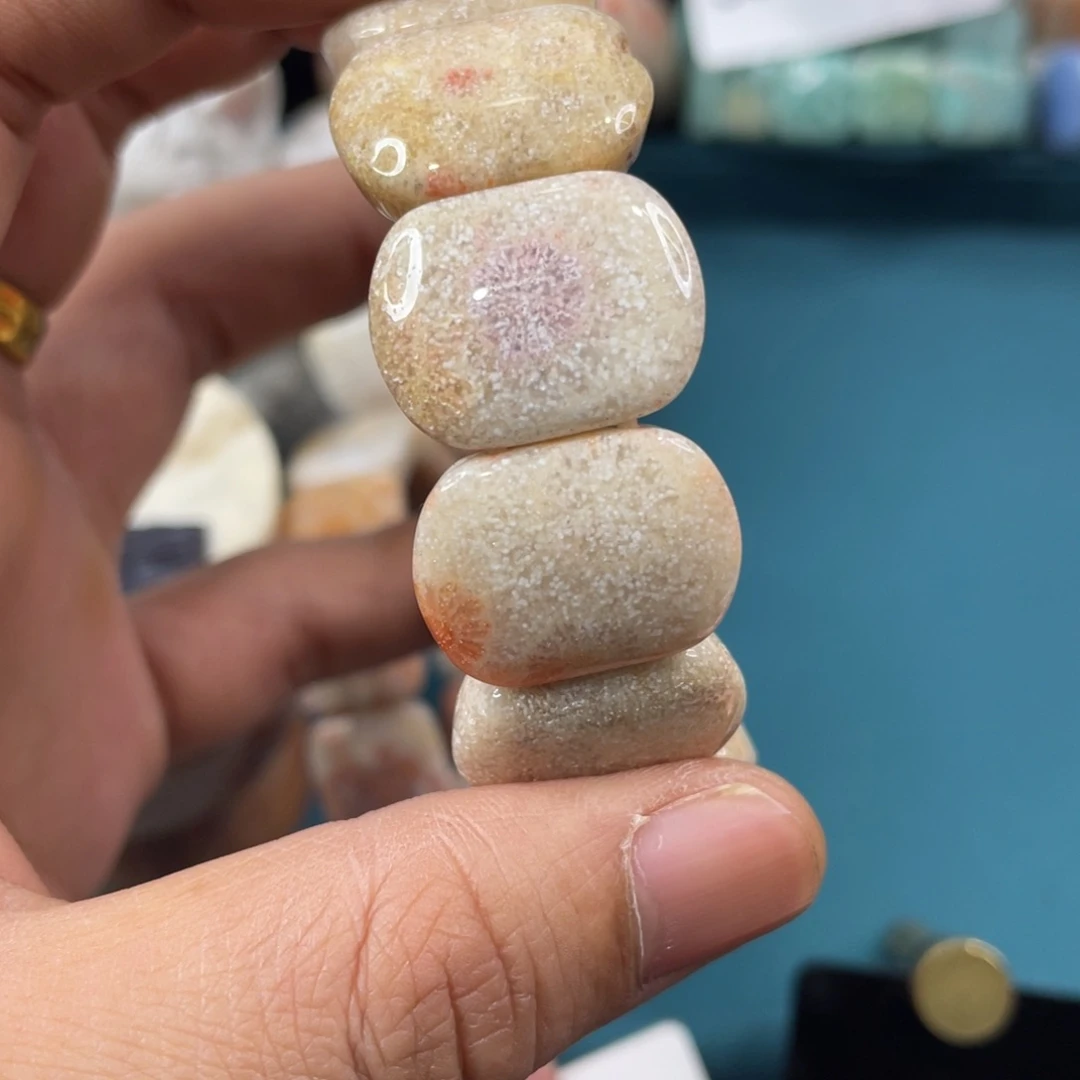 未镶嵌手镯硅化玉