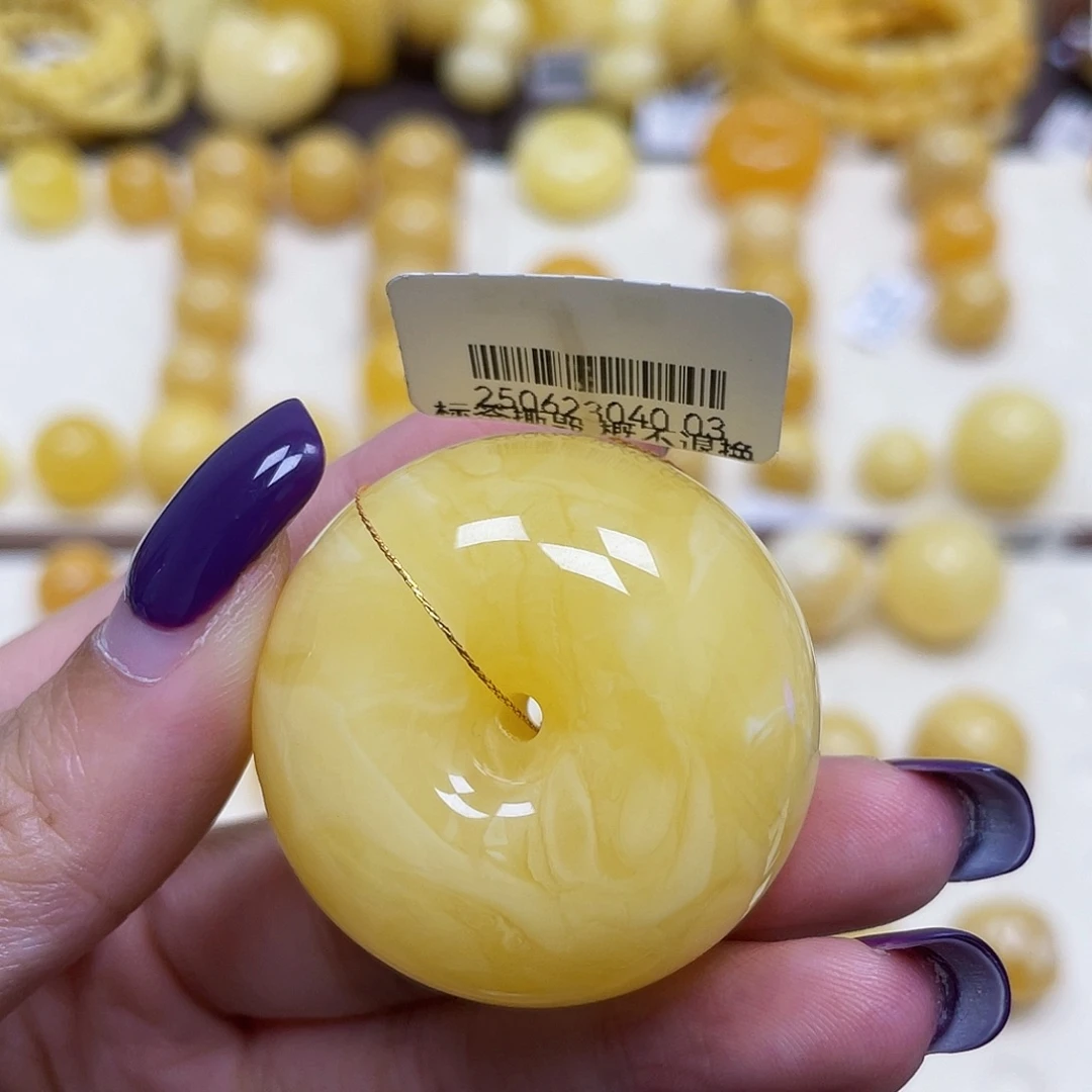 蜜蜡未镶嵌裸石37.5mm