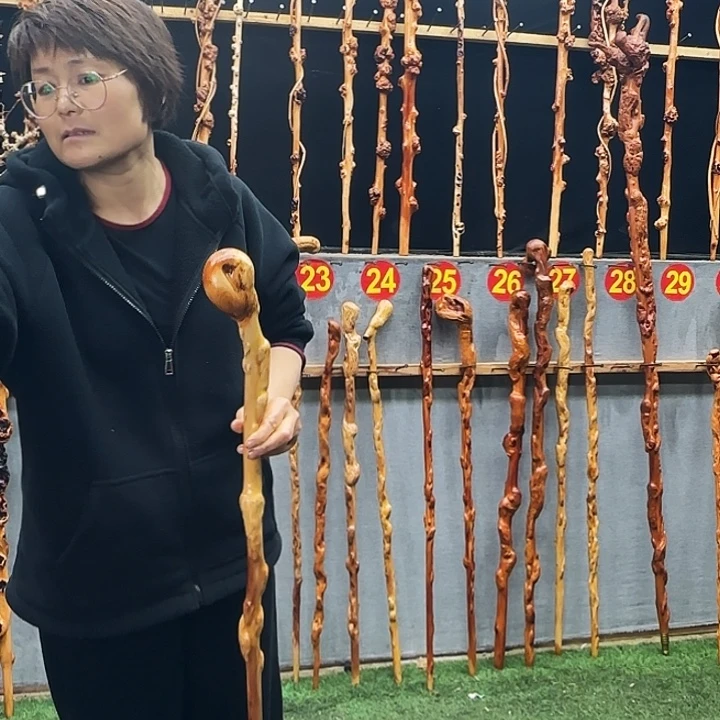 张***进云南红果木文明登山棍834