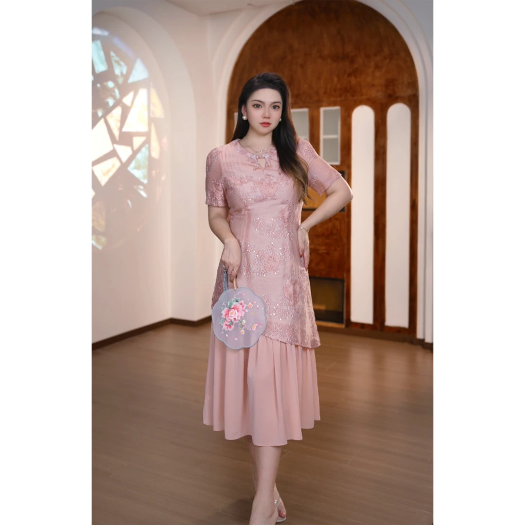 【沼荷】显瘦新中式钻钻盘扣不对称绣花连衣裙 X52L403