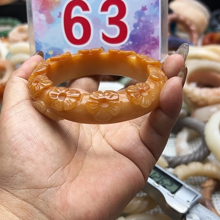 未镶嵌手镯石英岩玉