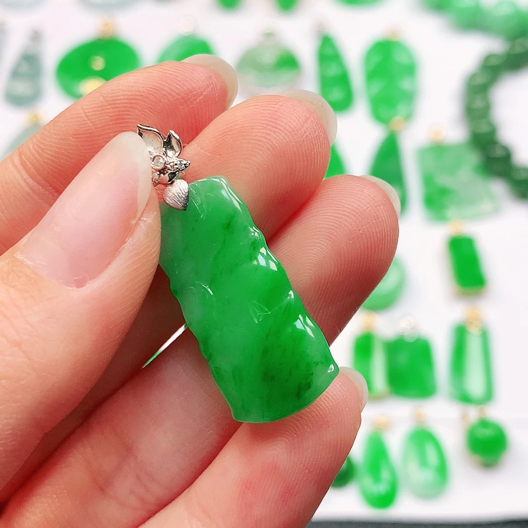 吊坠(不含链)18K金镶嵌翡翠