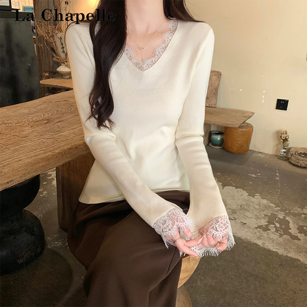 拉夏贝尔温柔韩系蕾丝V领针织打底衫女装秋冬新款纯欲内搭打底衫