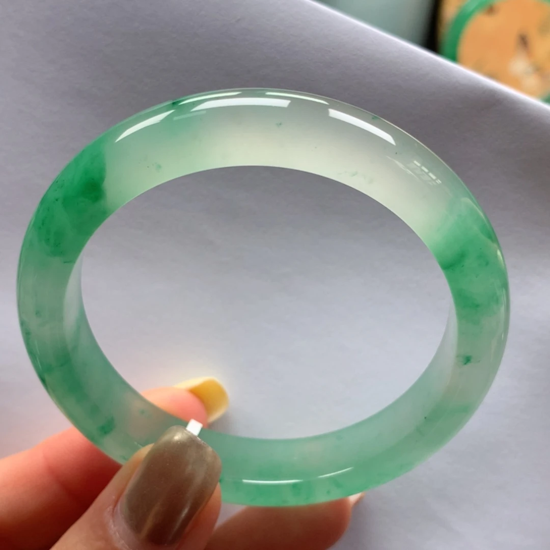 【闪购商品】石英质玉手镯未镶嵌赛***a