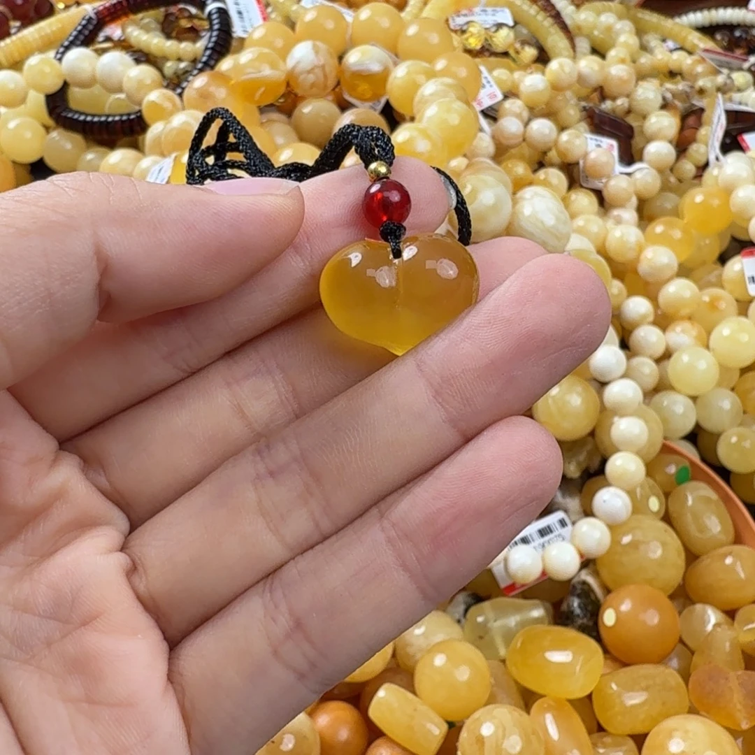 未镶嵌琥珀珠宝奇石