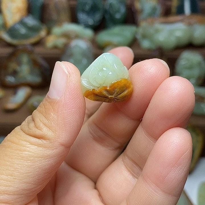 岫岩河磨玉（透闪石质玉）未镶嵌颈饰